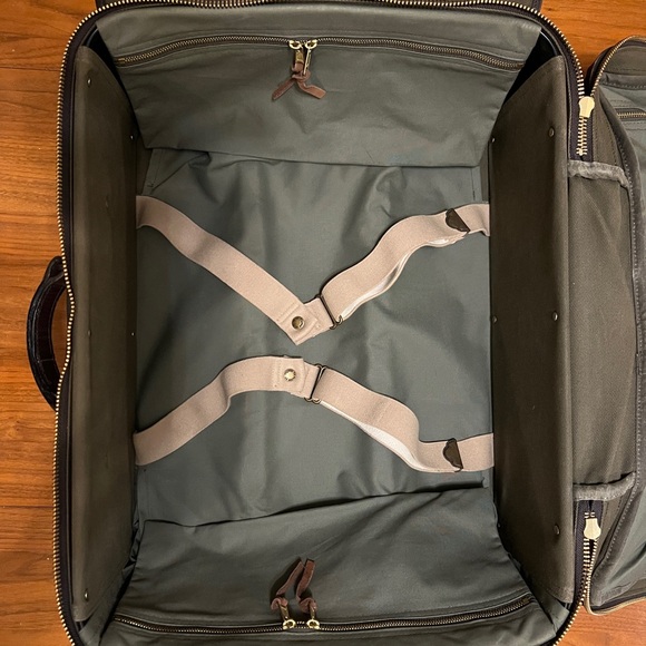 Filson 291 Rugged Twill Check-In Two Wheeled Rolling Suitcase - Otter Green - Picture 3 of 11